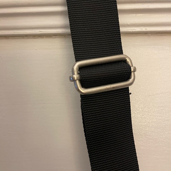 Baggallini Sydney Crossbody Bag Nylon Water Resistant Adjustable Strap Black - Picture 3 of 10